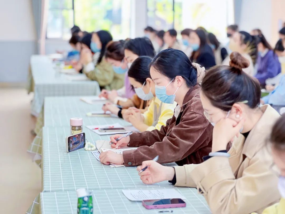 大班民间游戏专题_大班民间游戏玩法_大班民间游戏主题