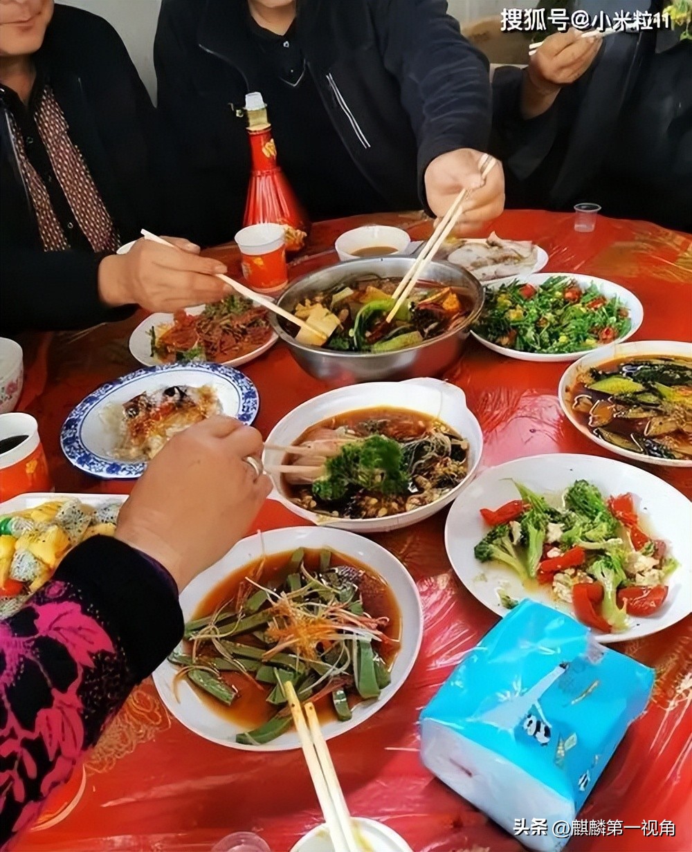 中国份子钱文化分析_人情往来真愁人_35岁婚礼份子钱争议