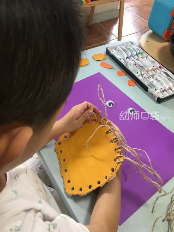 幼儿园手眼协调能力训练活动_3~6岁儿童手部精细动作发展游戏_小班幼儿手指游戏教研专题小结