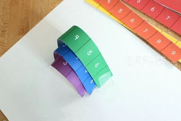 幼儿园手眼协调能力训练活动_小班幼儿手指游戏教研专题小结_3~6岁儿童手部精细动作发展游戏