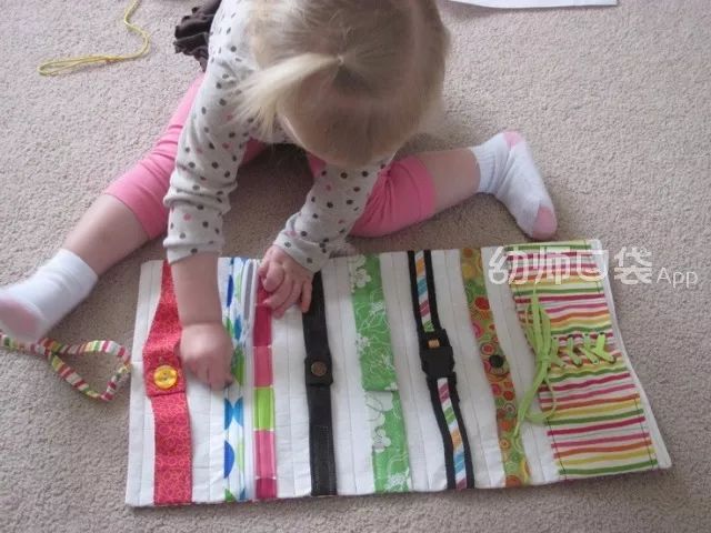 幼儿园手眼协调能力训练活动_3~6岁儿童手部精细动作发展游戏_小班幼儿手指游戏教研专题小结