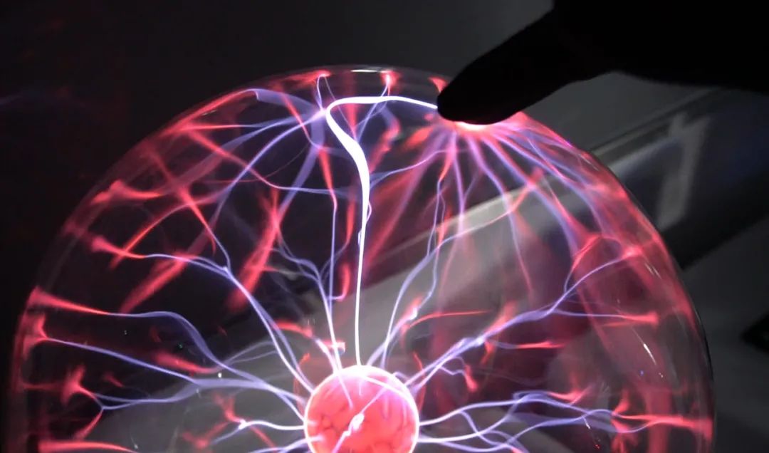 锥体上滚的实验现象_锥体上滚日常生活应用_锥体上滚生活应用