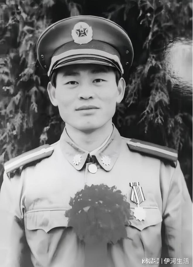 pg下载 我75年入伍，退伍下岗跑销售错过战友聚会，要通信录时：交180元