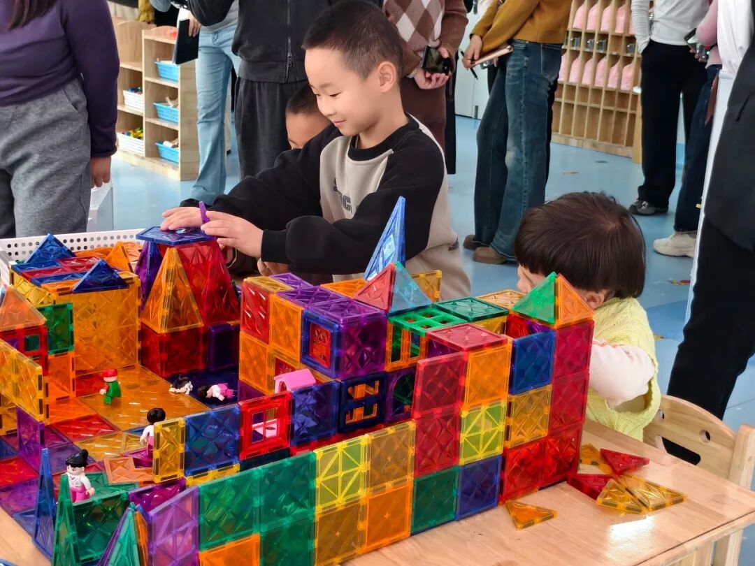 幼儿园游戏专题总结_建构游戏研讨_区域学前教育游戏化改革