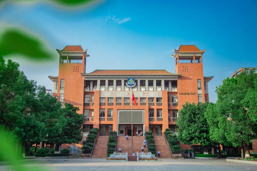 最美证件照修图教程_美图秀秀怎么弄证件照_证件照片美图秀秀