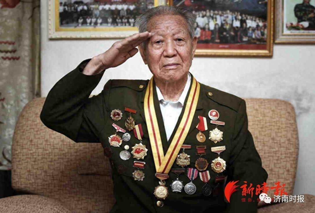 送别英雄！92岁抗战老兵袁永福遗体告别仪式举行