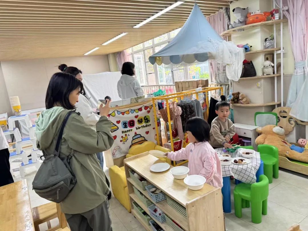 群英幼儿园自主游戏观摩_幼儿园高质量发展交流会_小班游戏专题小结