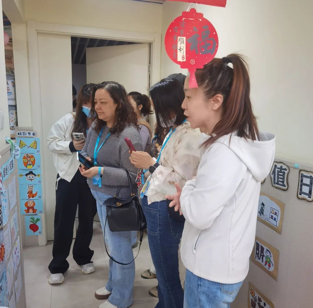 小班游戏专题小结_幼儿园高质量发展交流会_群英幼儿园自主游戏观摩