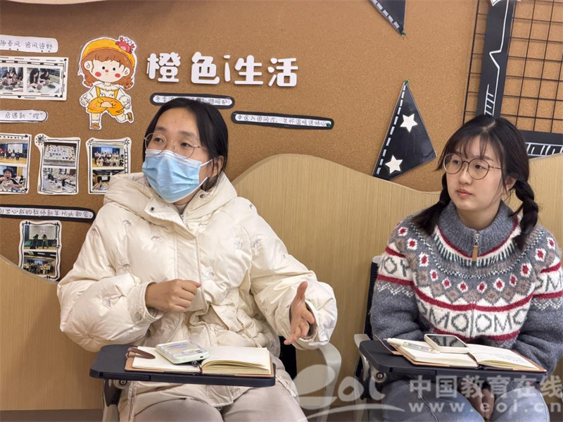 pg下载赏金下载 聚焦支架式教学 赋能幼儿主动学习 新城实验二幼开展“益咕游戏材料的支架性思考”教研活动