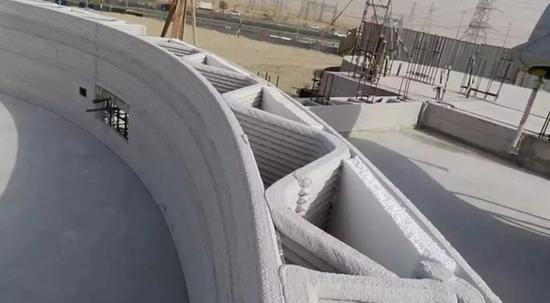 生活黑科技应用_ 会发光的裙子设计 _3D打印办公大楼技术