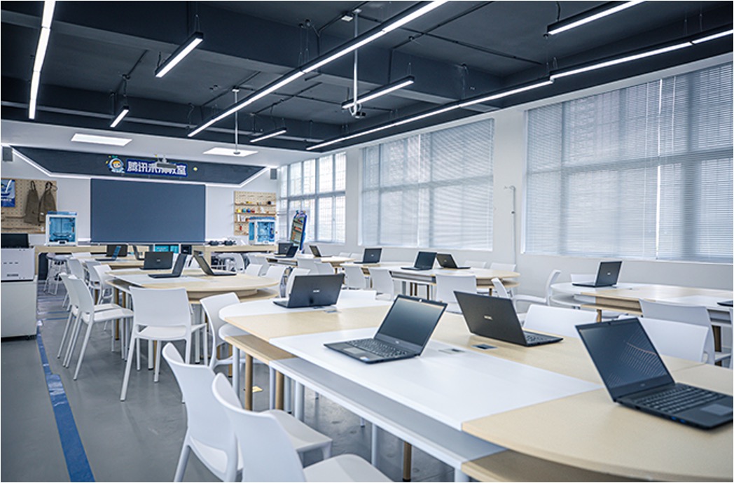 沉迷游戏伤身新闻_未成年人游戏防沉迷进展报告_2023中国游戏产业年会在广州举行