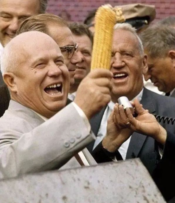 懦夫博弈生活应用_胆小鬼博弈纳什均衡_古巴导弹危机博弈论