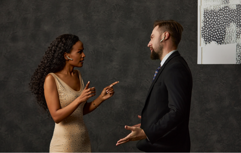 骨声纹拾音技术_声音传感器生活应用_W4 AI同传耳机