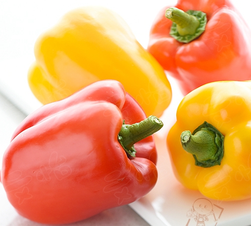 蔬菜新鲜度辨别方法_挑选蔬菜技巧_芹菜叶柄的横切面图片