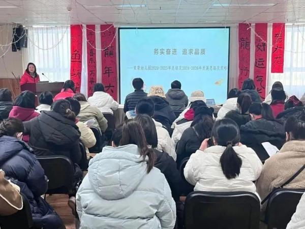 小班幼儿手指游戏教研专题小结_成都市锦江区童蒙幼儿园活动_幼儿园教研成果汇报