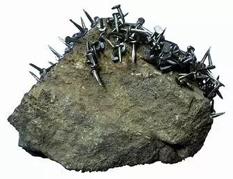 磁悬浮列车核磁共振_磁铁原理与应用_电磁炮生活应用