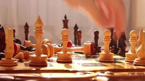 懦夫博弈生活应用_懦夫博弈论_懦夫博弈的最优策略