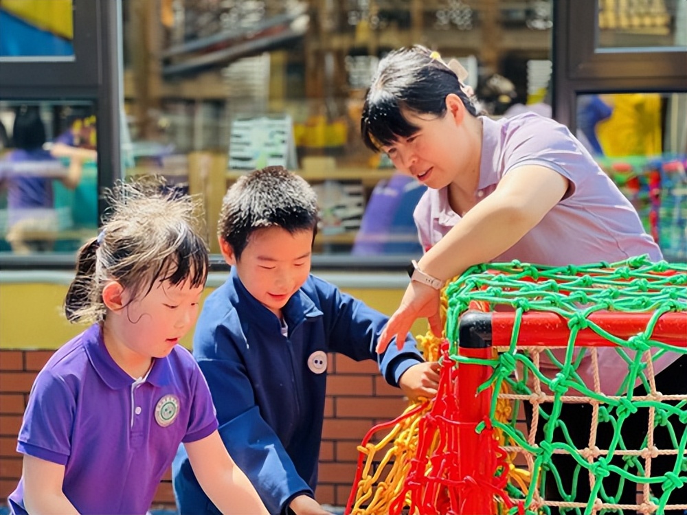 海淀区幼儿园教师基本功展示活动_富力桃园幼儿园自主游戏实践改革_幼儿园游戏专题总结