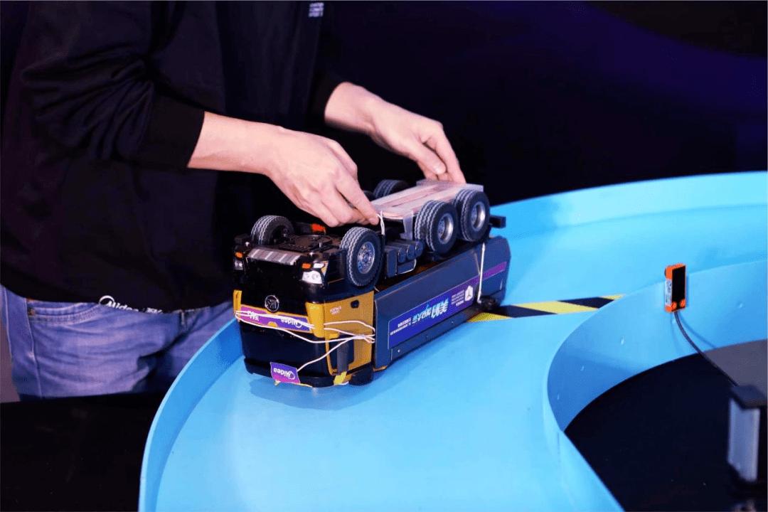 美的创见大赛 无线隔空输电 高校科研合作_无线电能传输的生活应用