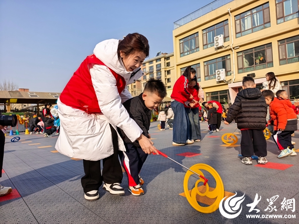 招远市金都幼儿园民间传统游戏节_大班民间游戏专题_传承中华优秀传统文化民间游戏