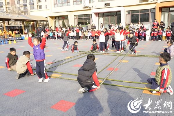 招远市金都幼儿园民间传统游戏节_大班民间游戏专题_传承中华优秀传统文化民间游戏