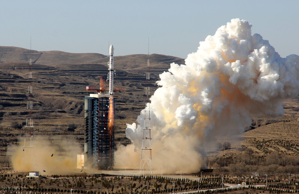 电磁炮发射到底有没有烟火？答案让你意想不到！