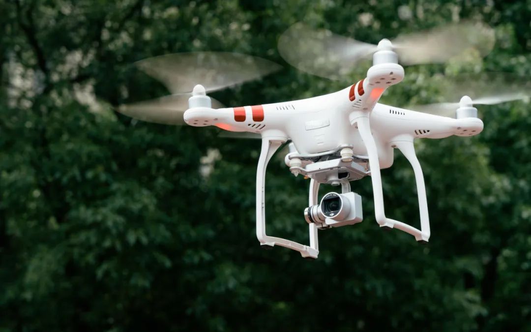 九峰山实验室微波无线供能技术突破_九峰山实验室GaN动态无线传能系统_无线电能传输的生活应用