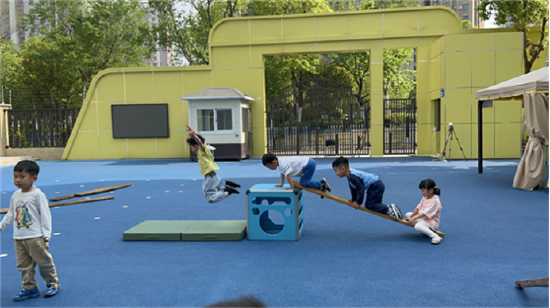 幼儿自主探究学习_安吉梯搭建游戏_幼儿园游戏专题总结