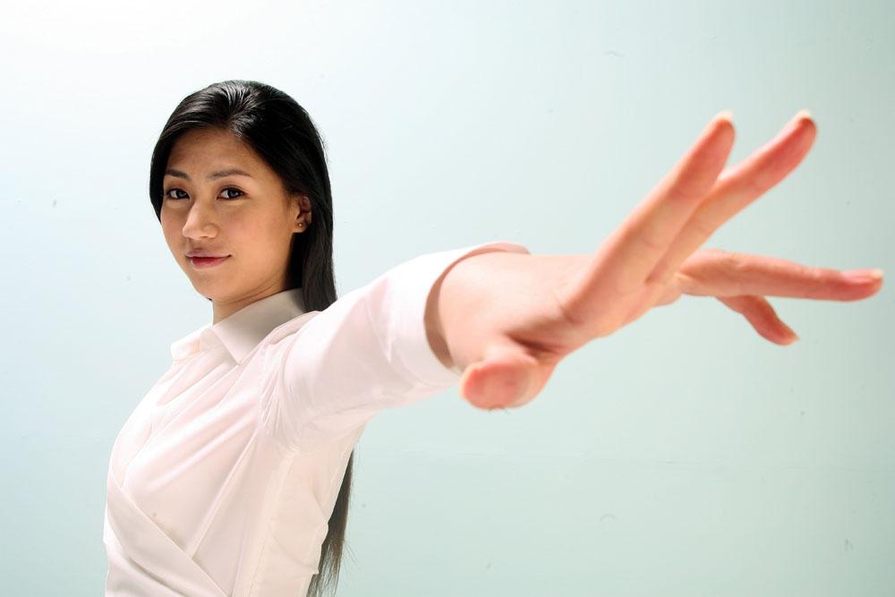 讲话有气场的人_如何让自己说话有气场_说话气场很强大的词