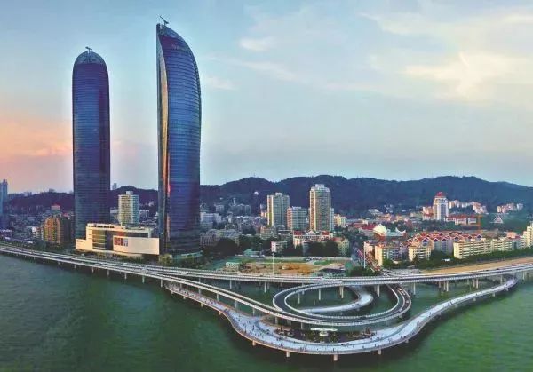 朱灵路昭两将对刘备无可奈何_毕竟近义词语_泉州兜兜公交