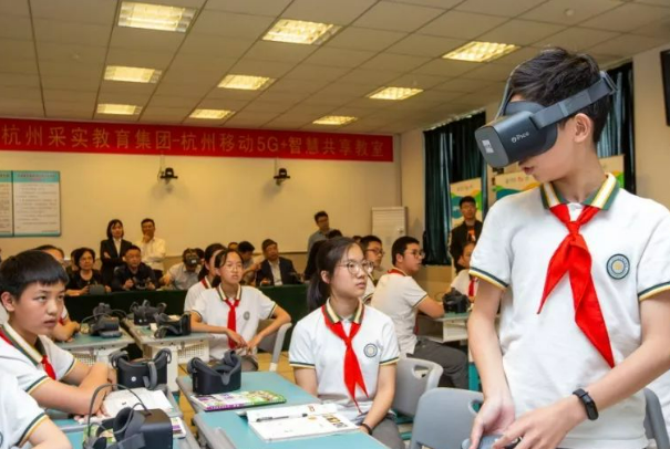 扎堆拼音怎么拼_扎堆拼音组词_扎堆读音