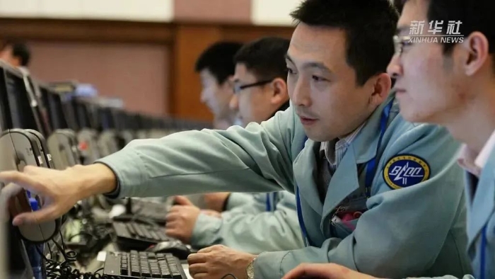 玉兔号月球车微博_玉兔号月球车 嫦娥三号探测器 月球车科学探测仪器