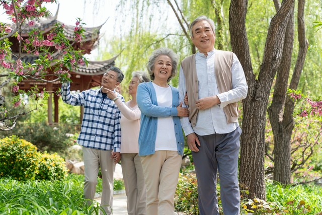 老年朋友联系减少原因_中年朋友关系变化分析_不和别人人情往来