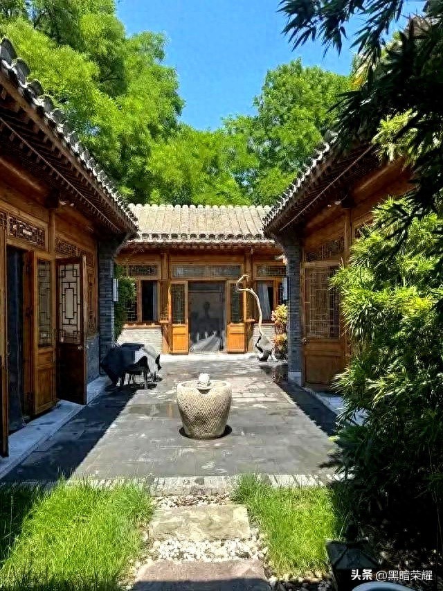 退休以后，发现越来越不需要与人交往了，所有的关系都是浪费时间