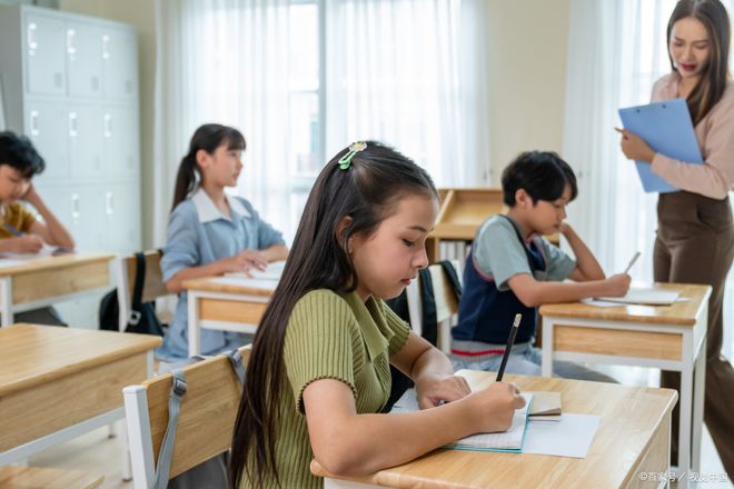 水分子结构与性质_物理化学在生活应用_空气成分与性质