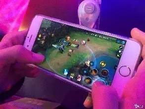 王者荣耀未成年人沉迷问题_沉迷游戏伤身新闻_王者荣耀低龄化玩家