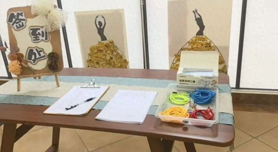 幼儿园游戏专题总结_区域游戏教学经验交流_适宜幼儿发展的区域活动组织策略