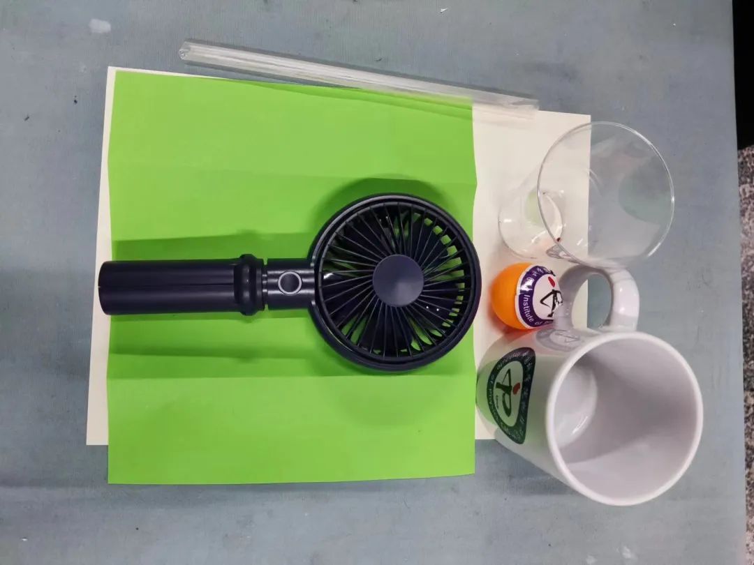 伯努利原理实验_如何用吸管让物体漂浮起来_伯努利原理生活应用